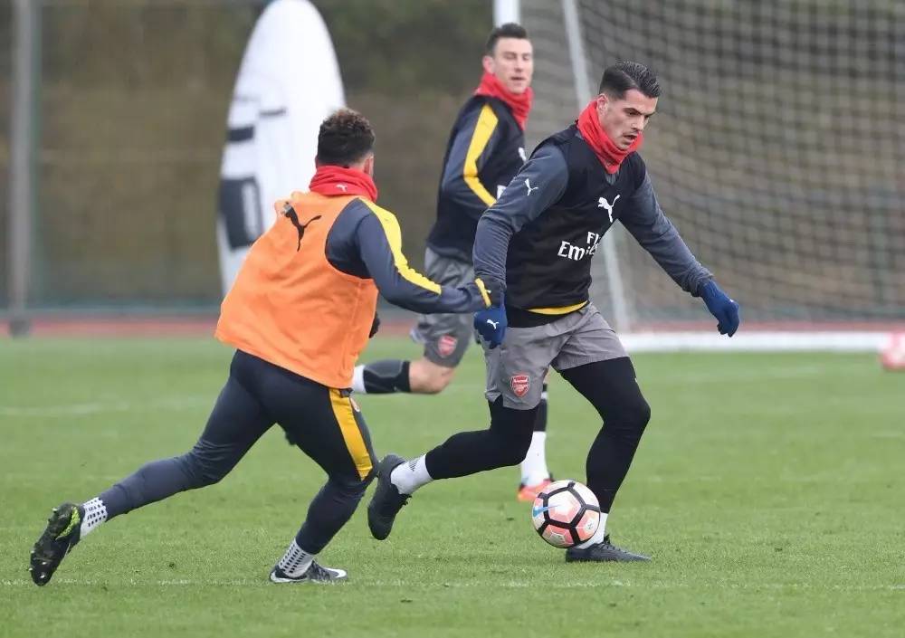 丹佛掘金发布备战花絮；今夜门线救险；足总杯任务艰巨；更衣室氛围转暖(丹佛掘金老板)